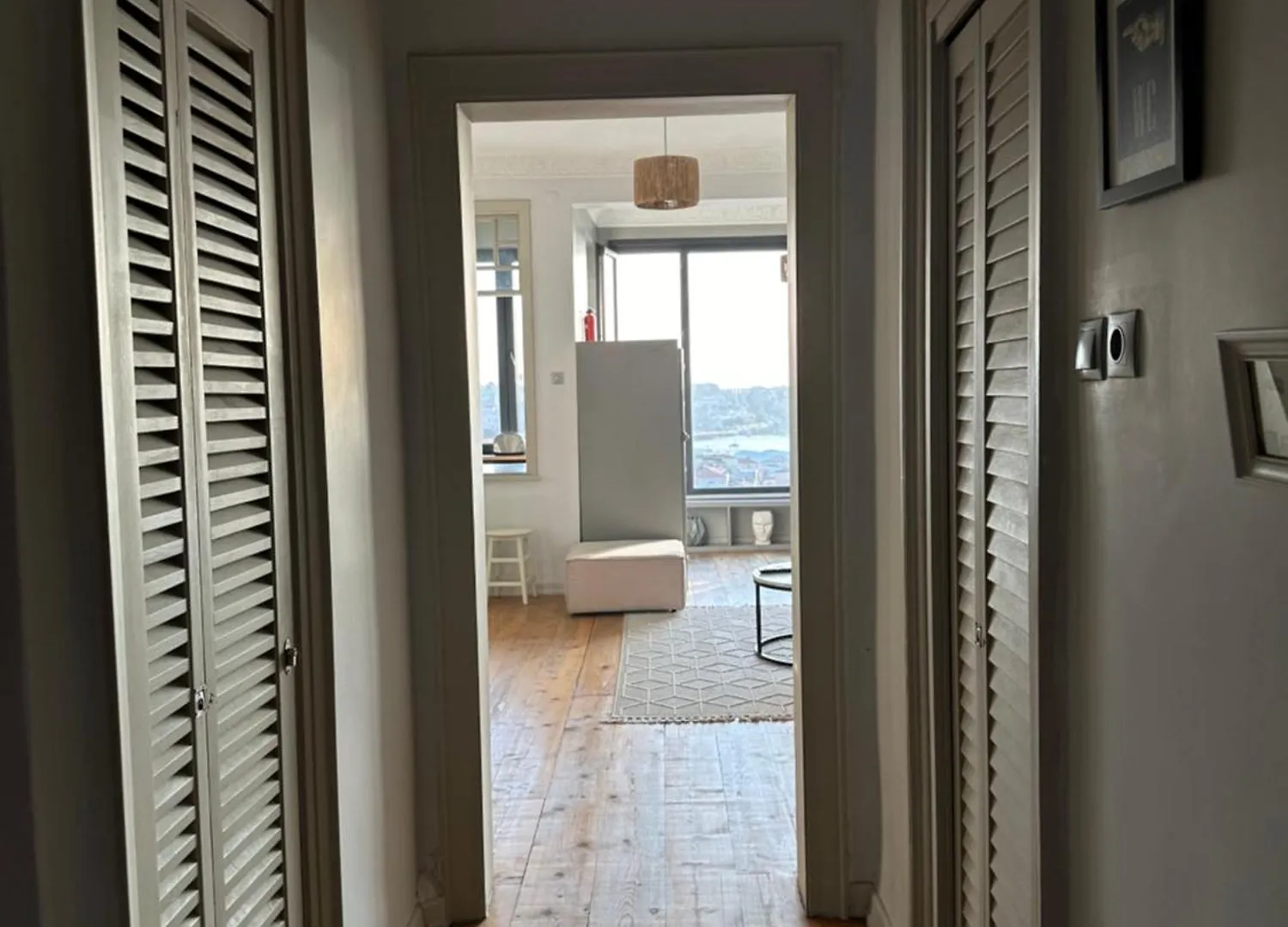 イスタンブールFantastic Golden Horn View In Beyoglu, Cozy Designアパートメント